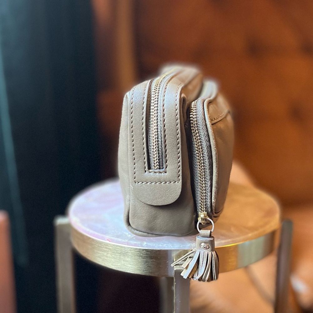 Anya Hindmarch vintage leather Makeup Travel Bag tan olive color rare - Picture 4 of 10